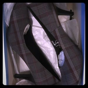 NWB plaid high heels, size 8